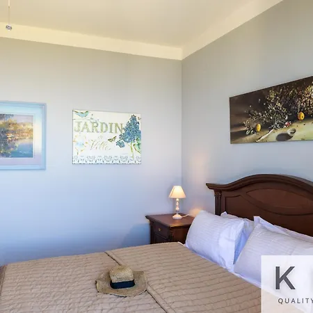 Mare With Infinite Sea Views!