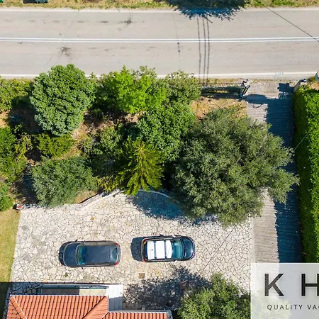 Mare With Infinite Sea Views! Vakantiehuis